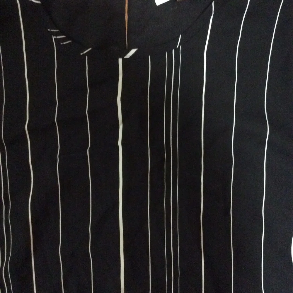 💜BOGO SALE💜 Calvin Klein top - Picture 3 of 3